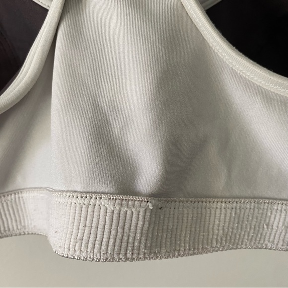 3/$30💚Champion grey and white Shape T-back sports bra size 36B - Picture 10 of 15